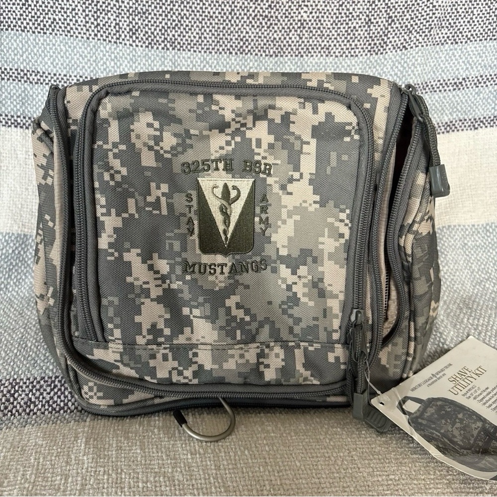 Mustang Military-Style Gray Digital Camo Toiletry Kit